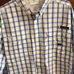 Columbia Bonehead Long sleeve button down shirt with two pockets.